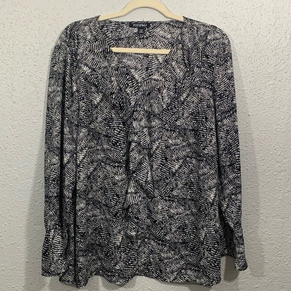 ROZ & Ali Black, Gray, White Print Ruffle Front PullOver Blouse size 1X - Picture 1 of 11